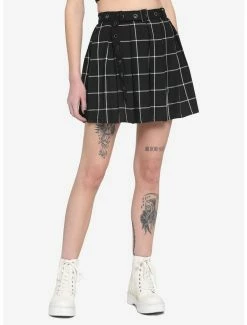 Brand new ⌛ Black & White Plaid Pleated 👗 Skirt With Grommet Belt 😍