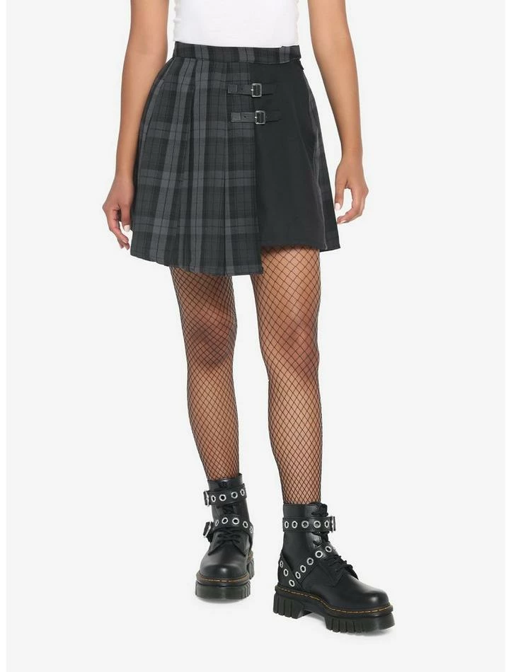 Hot Sale 🤩 Black & Grey Plaid Buckle Asymmetrical Pleated 👗 Skirt 🎁 3 Hot Sale 🤩 Black & Grey Plaid Buckle Asymmetrical Pleated 👗 Skirt 🎁