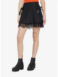 Hot Sale ๐ Black Lace Trim Pleated ๐ Skirt ๐