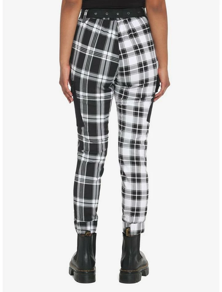 Outlet ๐ Black & White Plaid Split Jogger Pants ๐งจ 4 Outlet ๐ Black & White Plaid Split Jogger Pants ๐งจ - Image 2
