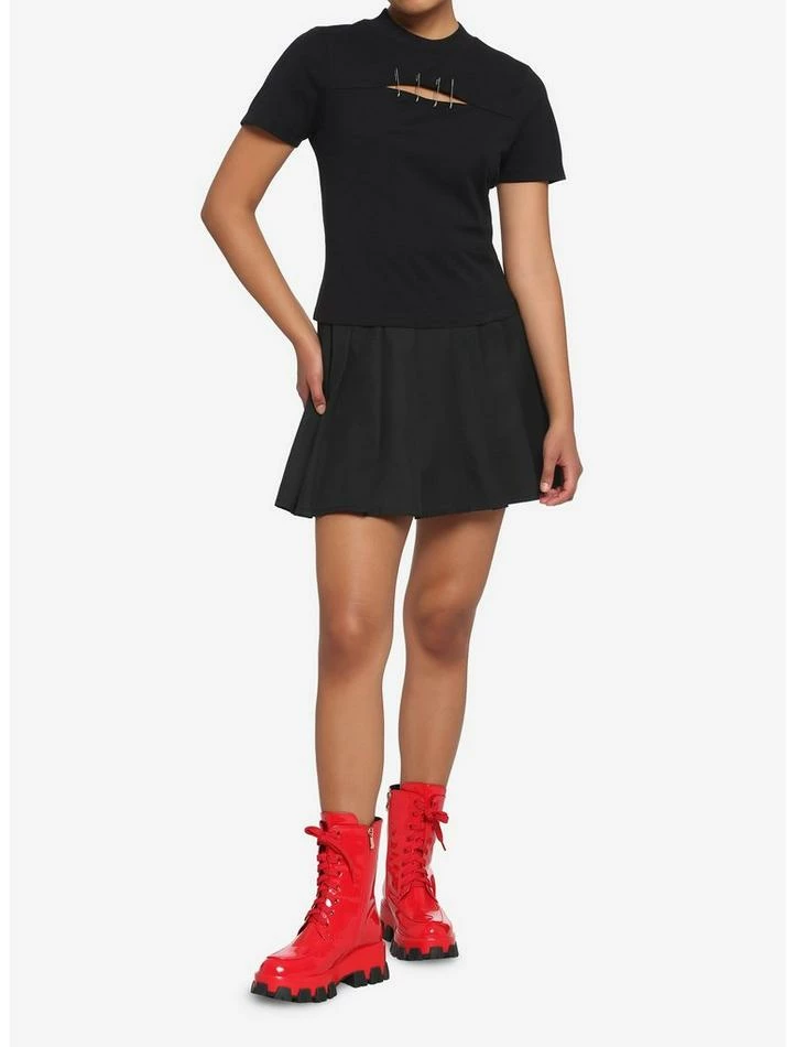 Outlet 🔥 Black Cut-Out Safety Pin 👧 Girls T-Shirt ❤️ 4 Outlet 🔥 Black Cut-Out Safety Pin 👧 Girls T-Shirt ❤️ - Image 2