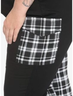 Hot Sale ๐ Black & White Plaid Split Cargo Jogger Pants Plus Size ๐ฅ 12 Hot Sale ๐ Black & White Plaid Split Cargo Jogger Pants Plus Size ๐ฅ -HT Style Outlet Store 17669565 av4