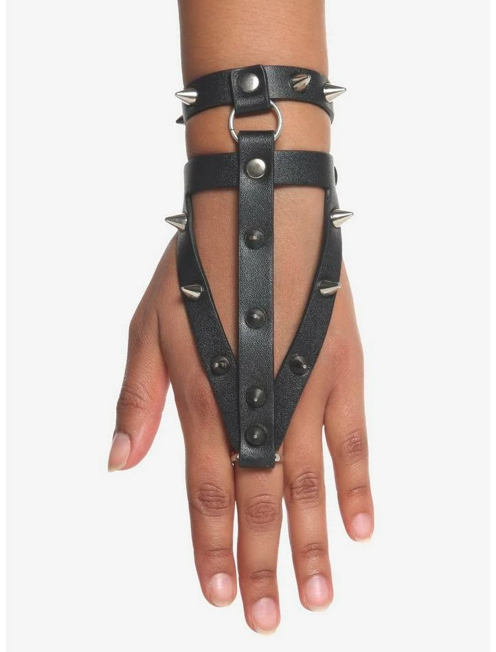 Brand new ๐ฏ Black Spiked Triangle Cuff ๐คฉ 3 Brand new ๐ฏ Black Spiked Triangle Cuff ๐คฉ