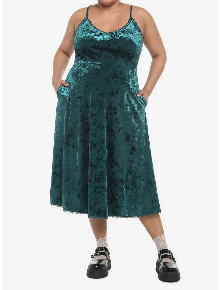 Hot Sale 🔥 Green Velvet Midi Slip 👗 Dress Plus Size 👏 4 Hot Sale 🔥 Green Velvet Midi Slip 👗 Dress Plus Size 👏 - Image 2